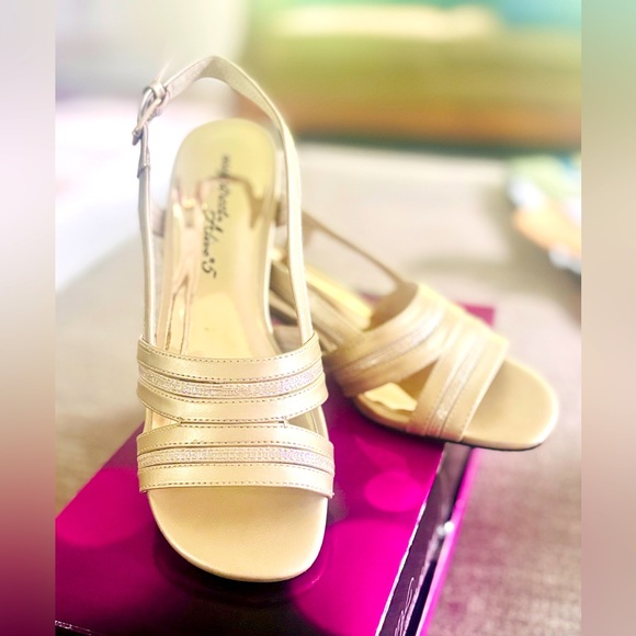 Easy Street Meghan Slingback Sandals 6.5 WW Champagne Sparkle Heels - Picture 1 of 7